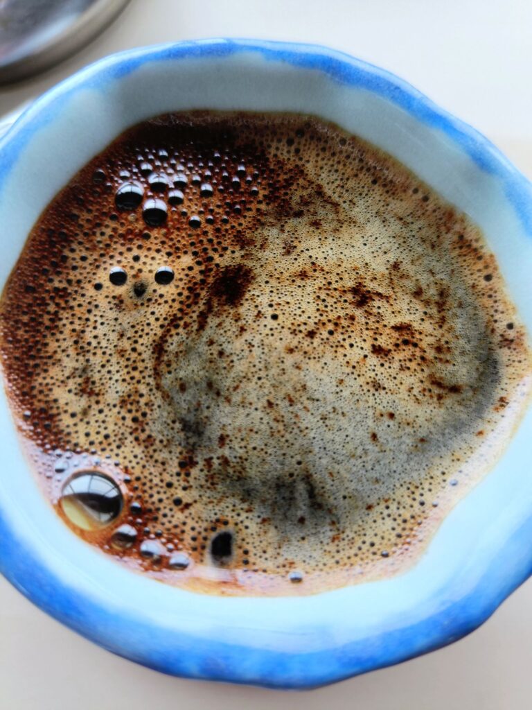 お湯を注いでふわりと香りが広がるイニックコーヒー「スムースアロマ」